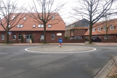 12 - Kreisel Klein-Buchholzer Kirchweg