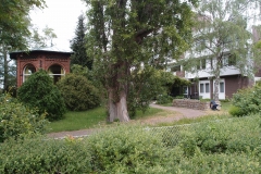 52 - Pavillon im Garten der Seniorenanlage Luise-Blume-Stiftung, gesehen vom Lahr Kirchweg aus